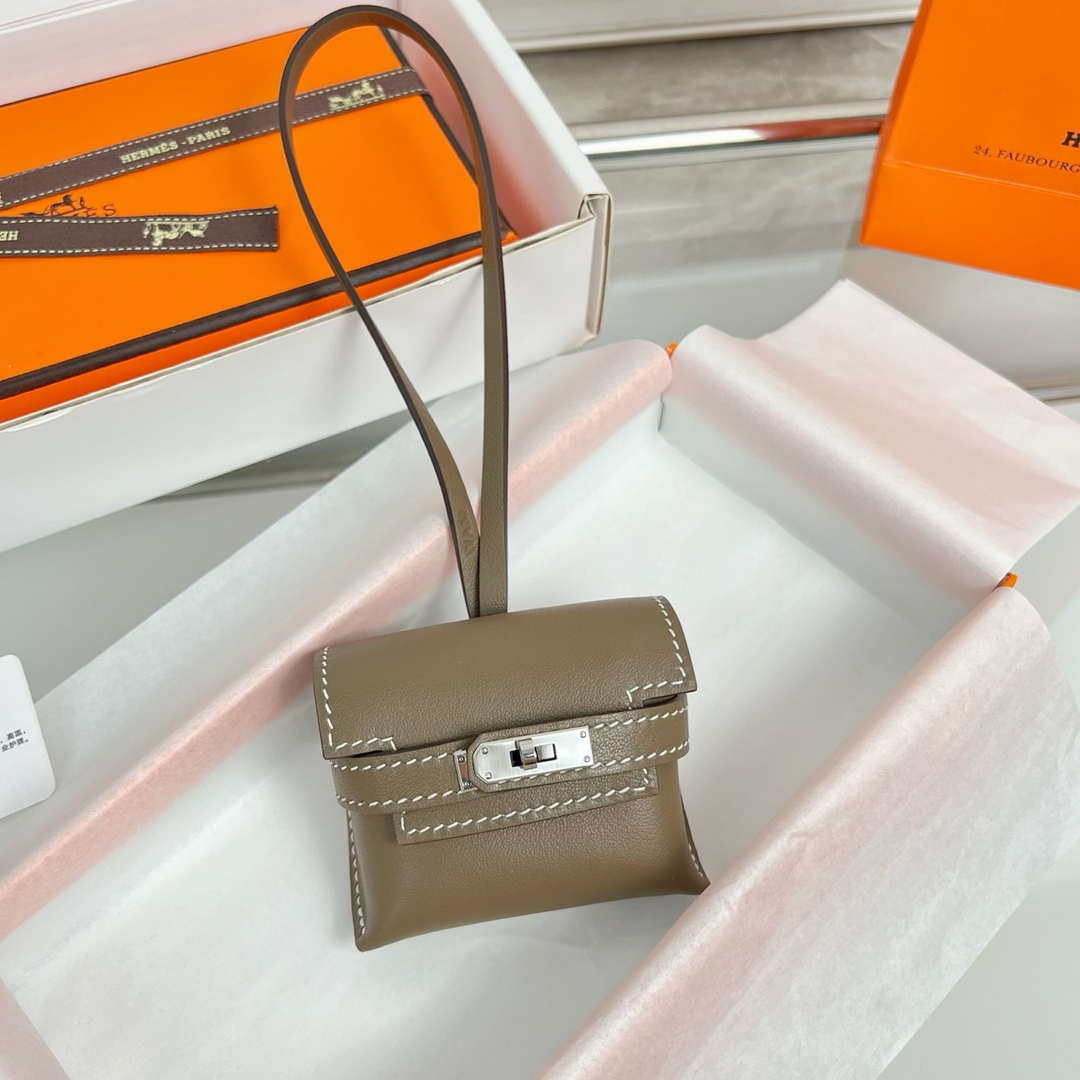 Hermes H084665CK0U Kellyfestival charm Kelly bag charm in Swift calfskin H88909
