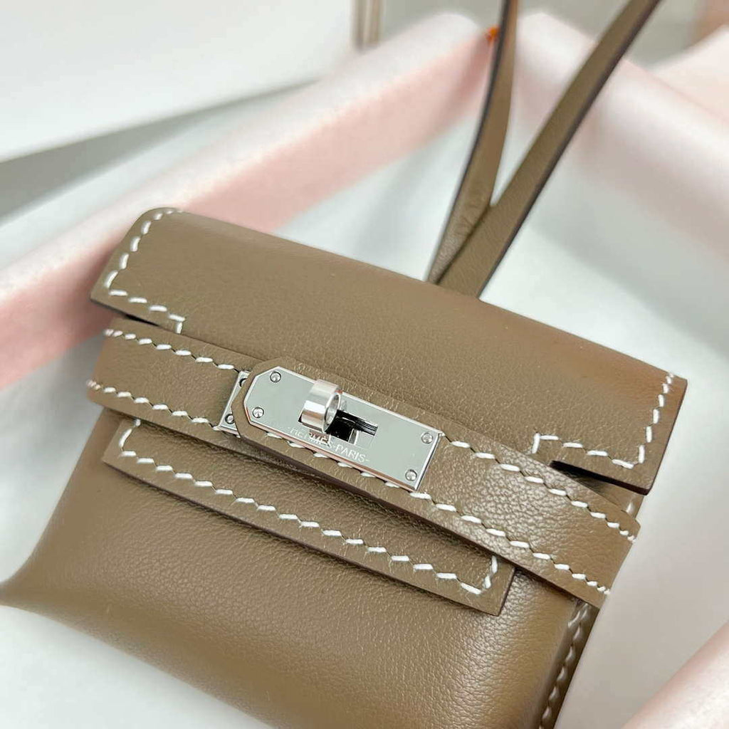 Hermes H084665CK0U Kellyfestival charm Kelly bag charm in Swift calfskin H88909