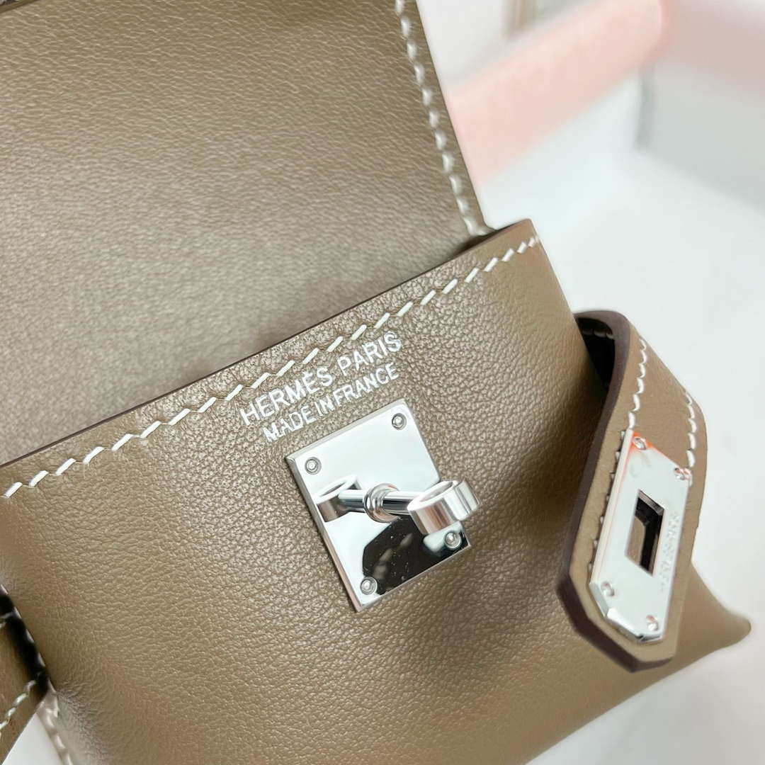Hermes H084665CK0U Kellyfestival charm Kelly bag charm in Swift calfskin H88909