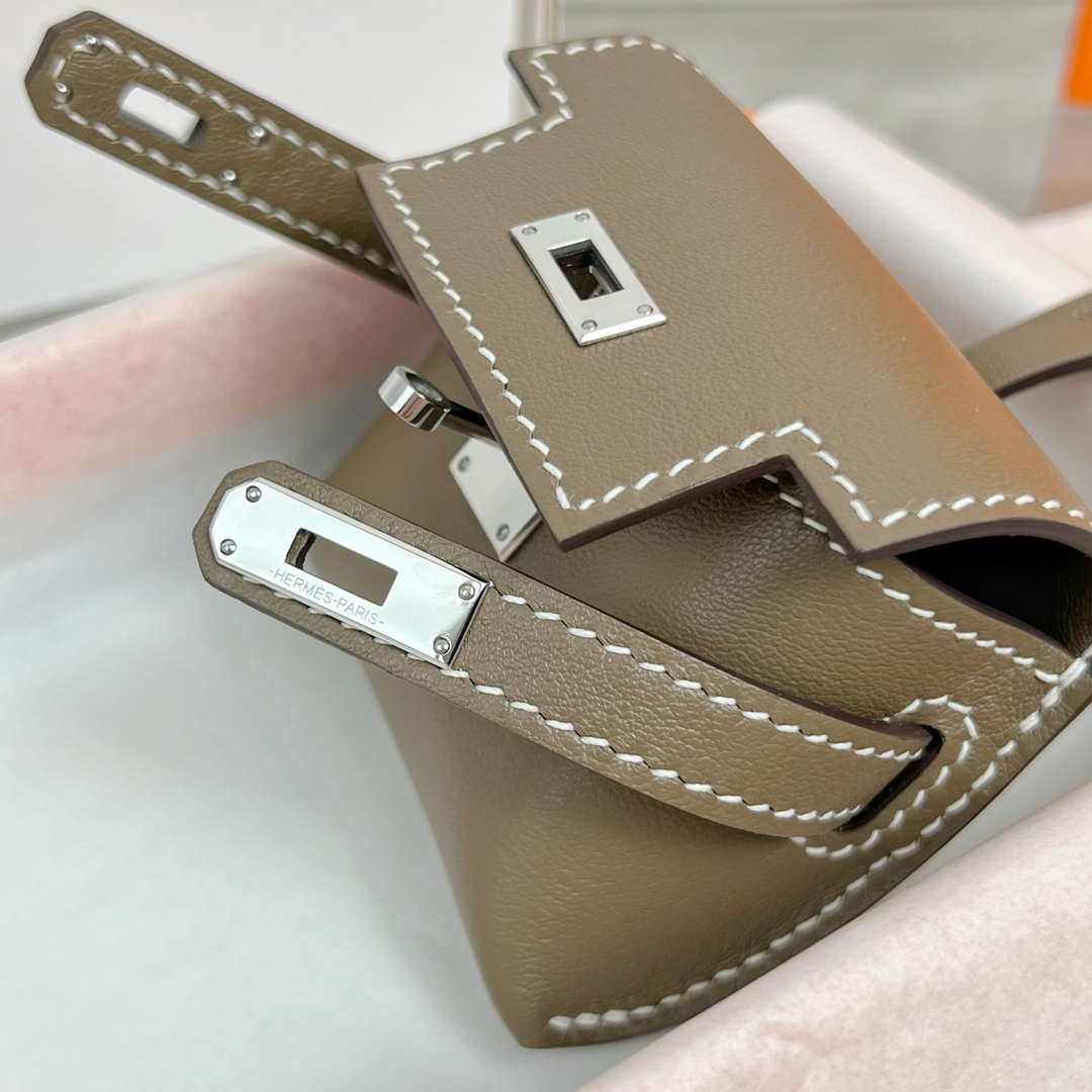 Hermes H084665CK0U Kellyfestival charm Kelly bag charm in Swift calfskin H88909