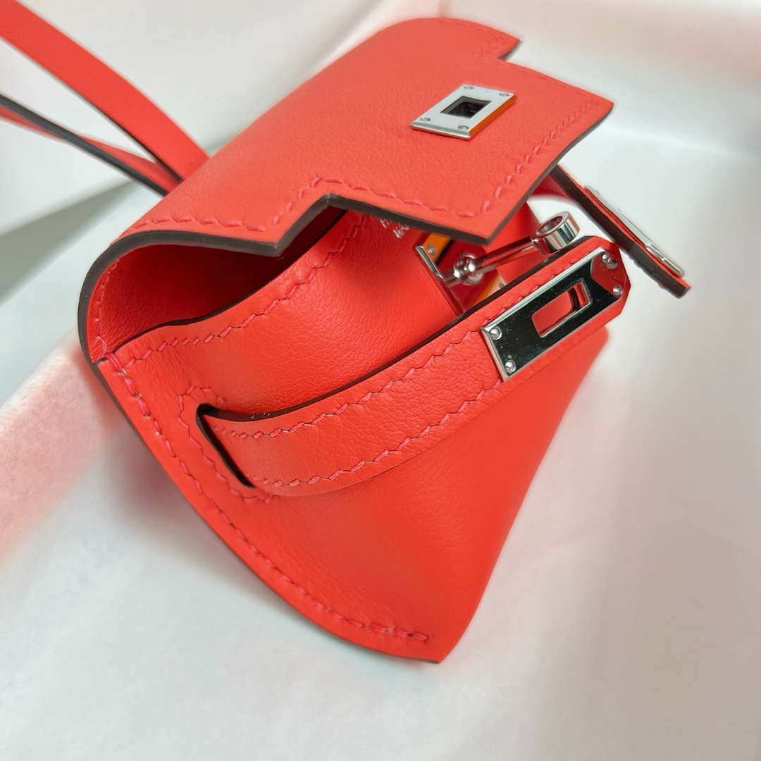 Hermes H084665CK0U Kellyfestival charm Kelly bag charm in Swift calfskin H88910