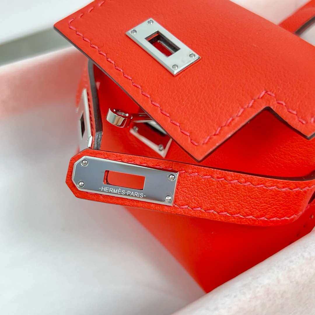Hermes H084665CK0U Kellyfestival charm Kelly bag charm in Swift calfskin H88910