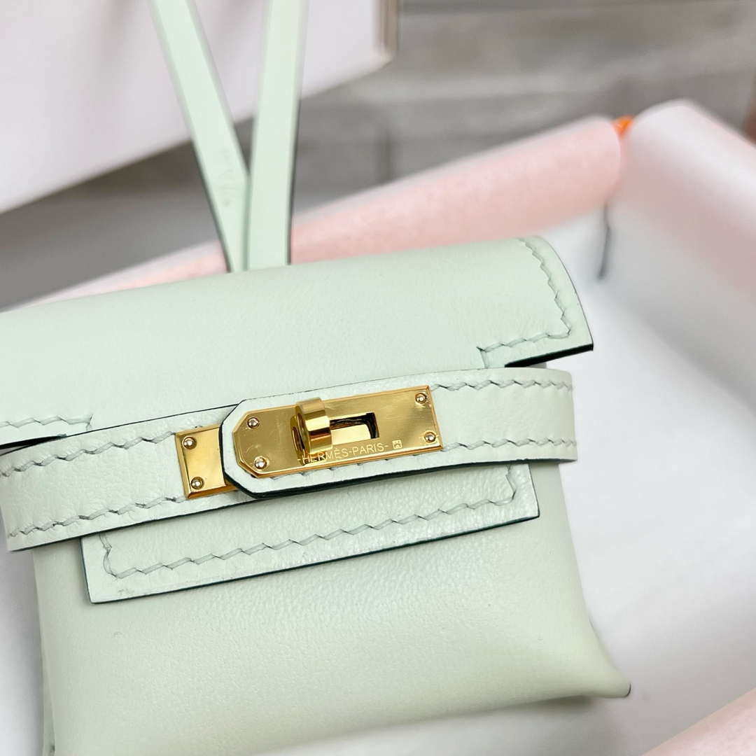 Hermes H084665CK0U Kellyfestival charm Kelly bag charm in Swift calfskin H88911