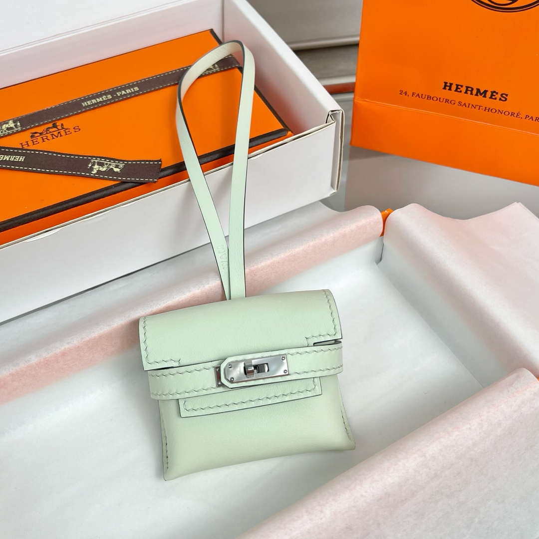 Hermes H084665CK0U Kellyfestival charm Kelly bag charm in Swift calfskin H88911