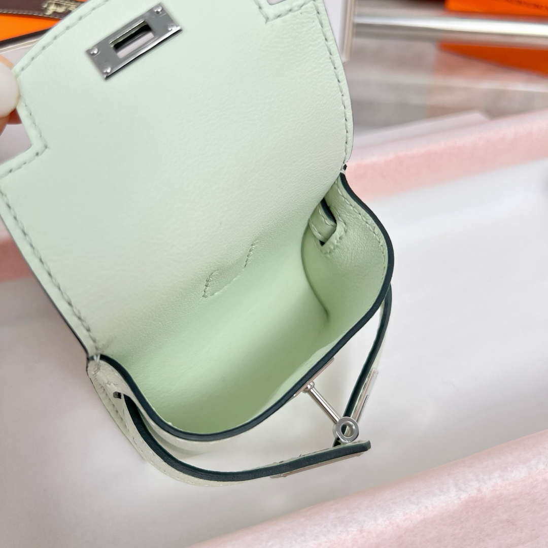 Hermes H084665CK0U Kellyfestival charm Kelly bag charm in Swift calfskin H88911