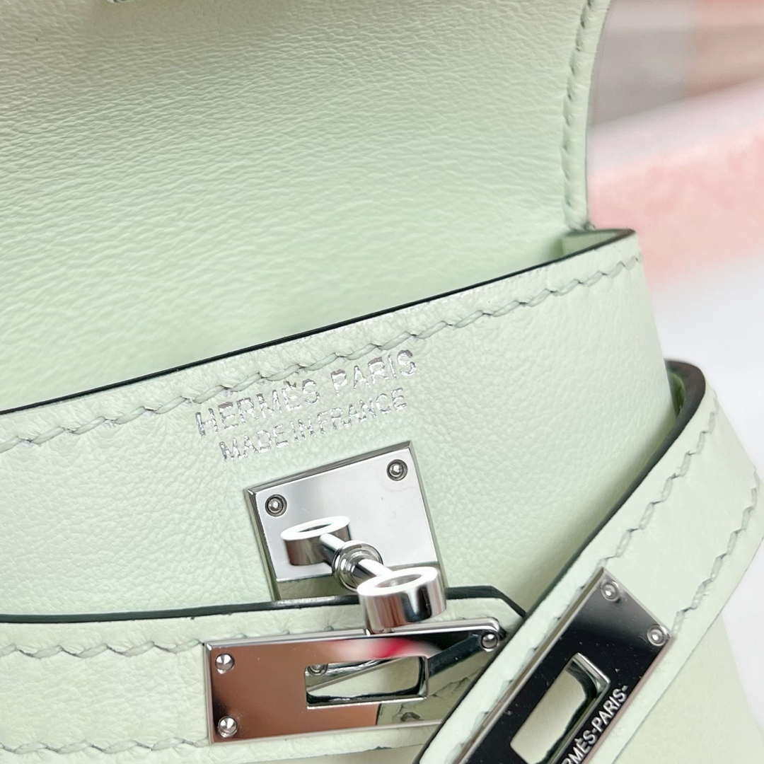 Hermes H084665CK0U Kellyfestival charm Kelly bag charm in Swift calfskin H88911