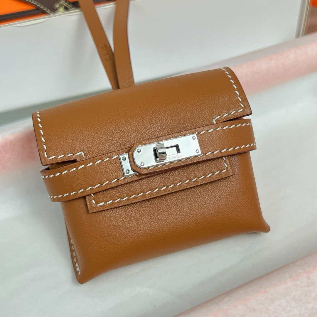Hermes H084665CK0U Kellyfestival charm Kelly bag charm in Swift calfskin H88914