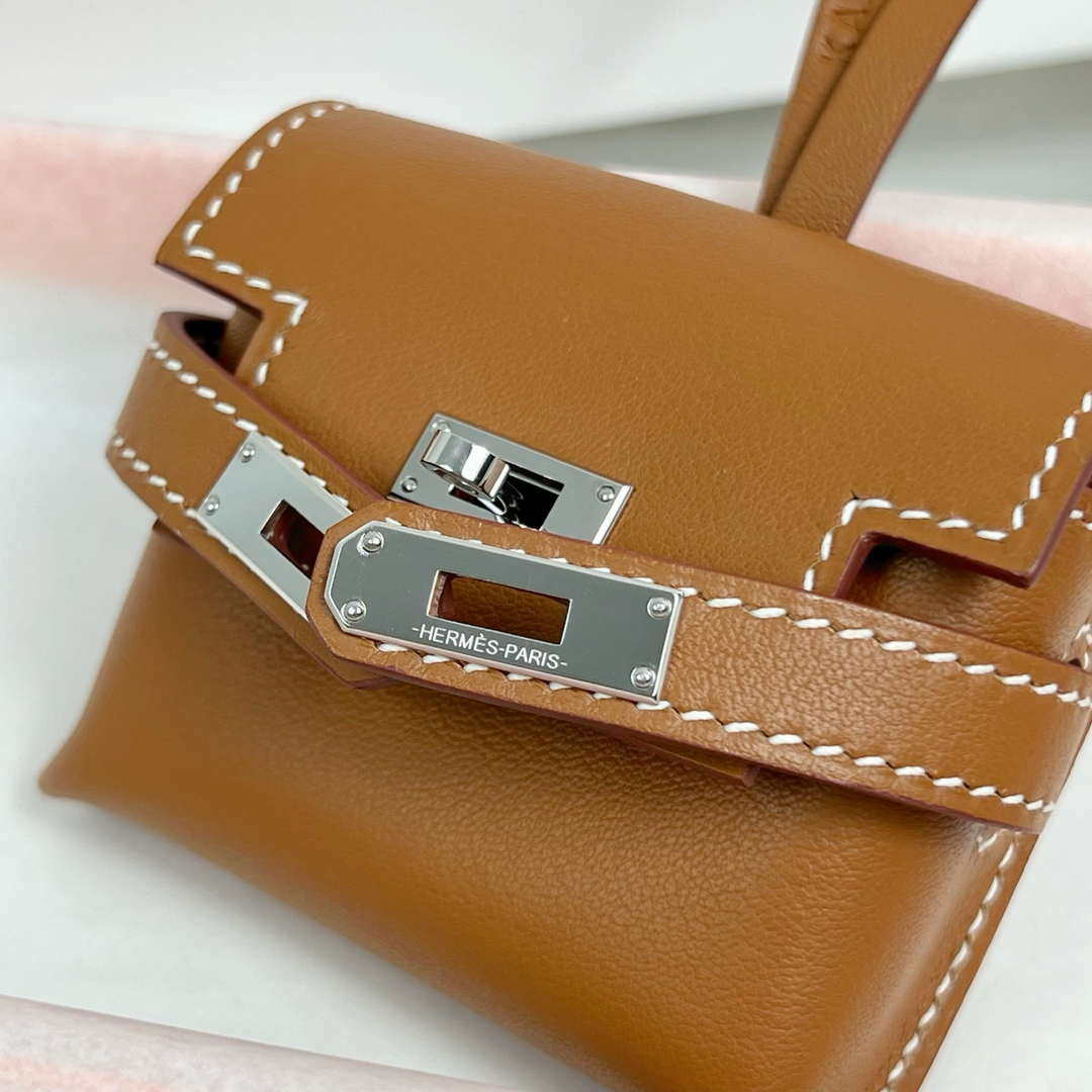 Hermes H084665CK0U Kellyfestival charm Kelly bag charm in Swift calfskin H88914