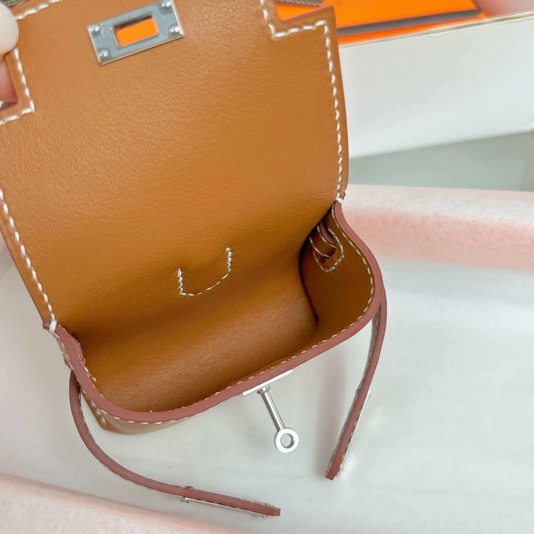 Hermes H084665CK0U Kellyfestival charm Kelly bag charm in Swift calfskin H88914