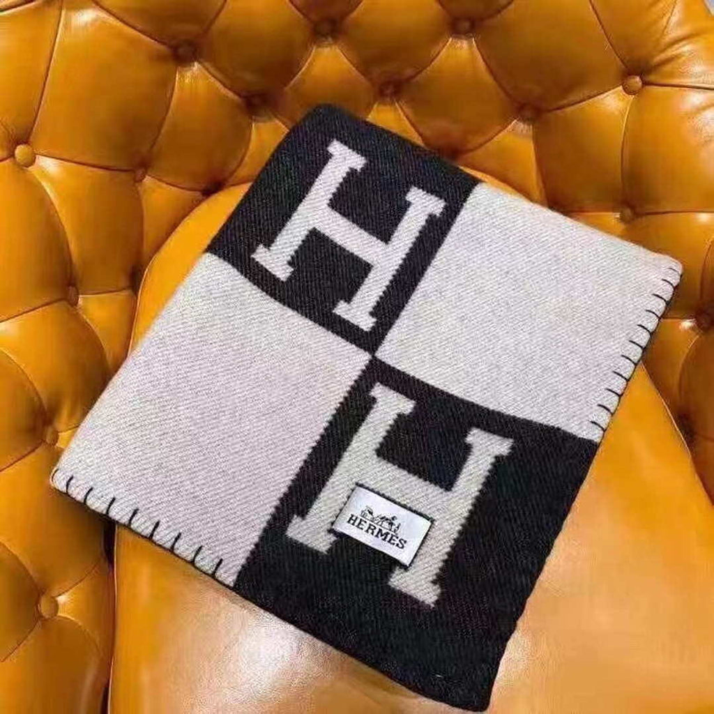 Hermes H102668 Avalon Rocabar Cashmere Blanket 29922 Black and Gray