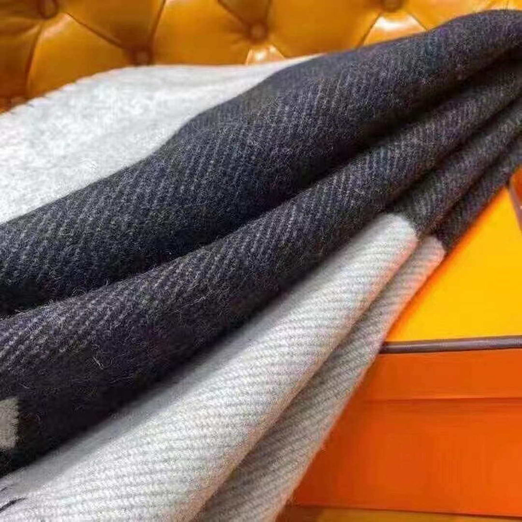 Hermes H102668 Avalon Rocabar Cashmere Blanket 29922 Black and Gray