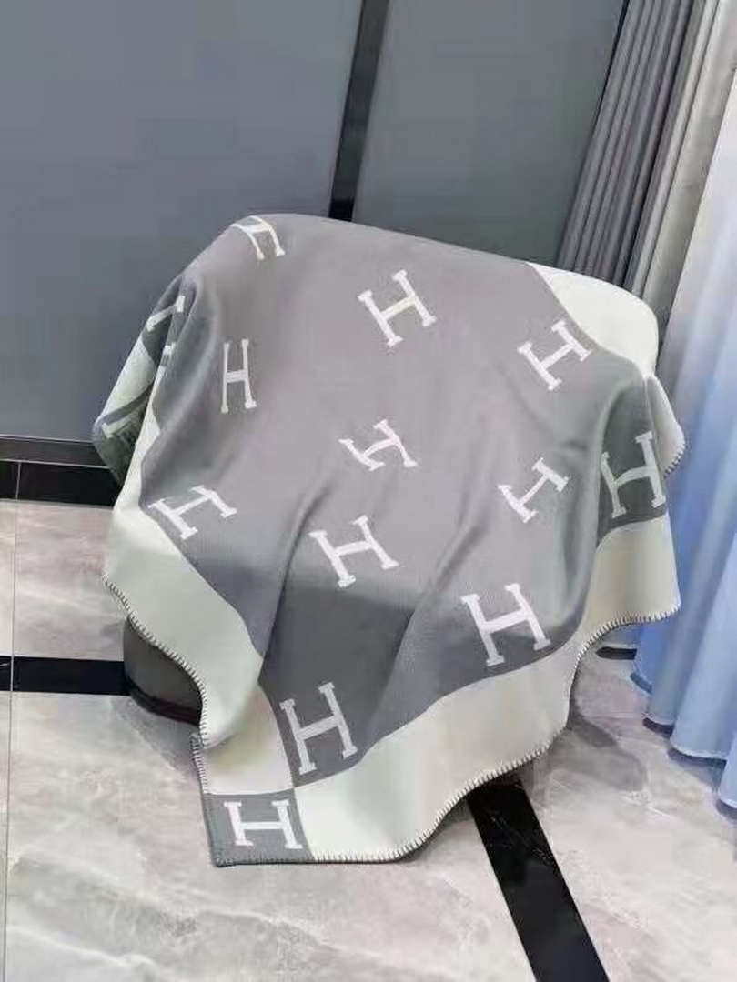 Hermes H102668 Avalon Rocabar Cashmere Blanket 299232 Beige and Gray - Default Title - View 1