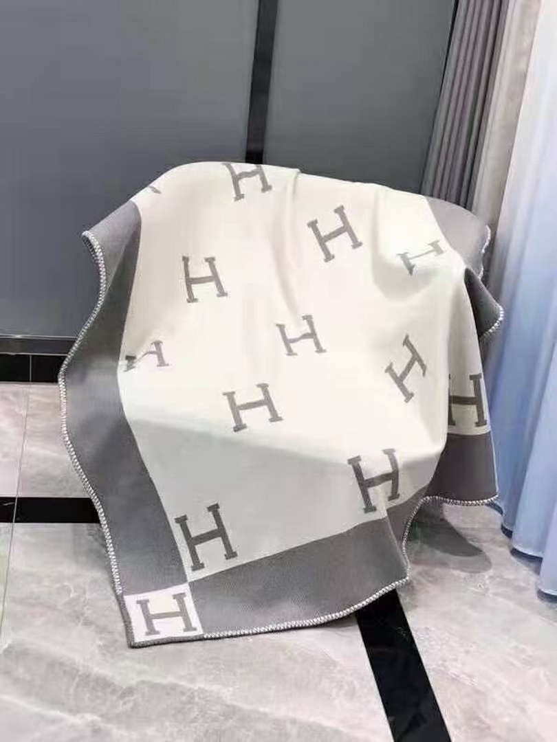 Hermes H102668 Avalon Rocabar Cashmere Blanket 299232 Beige and Gray