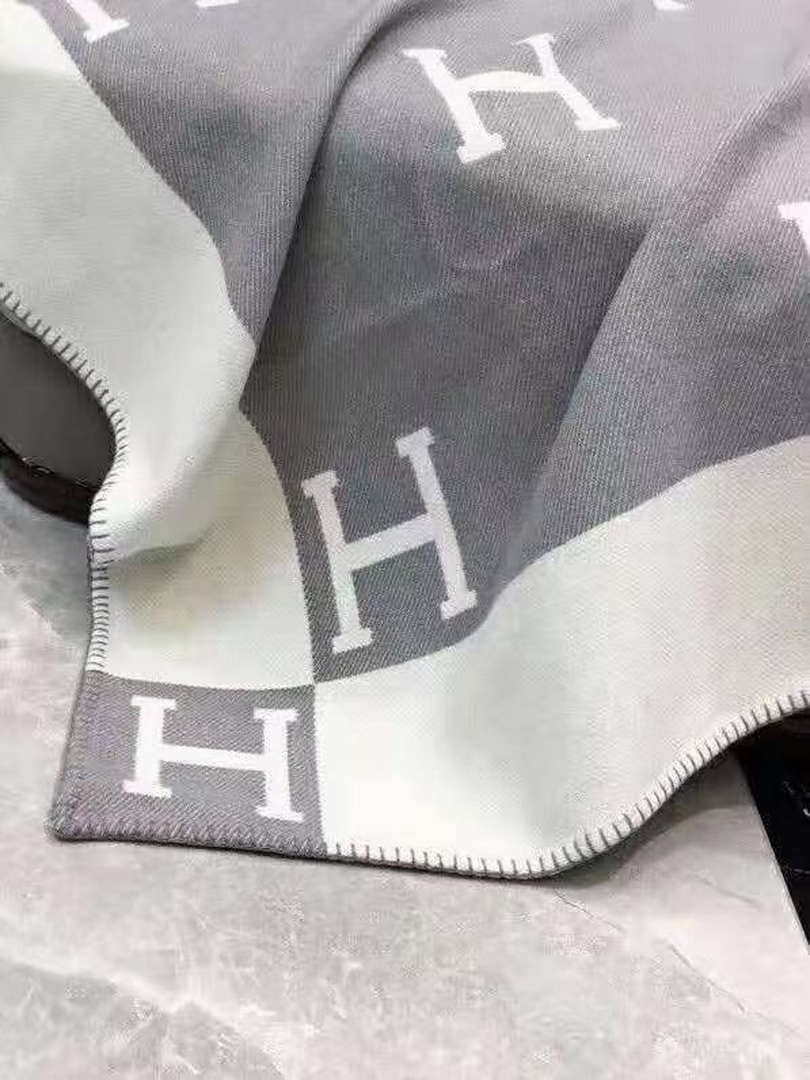 Hermes H102668 Avalon Rocabar Cashmere Blanket 299232 Beige and Gray