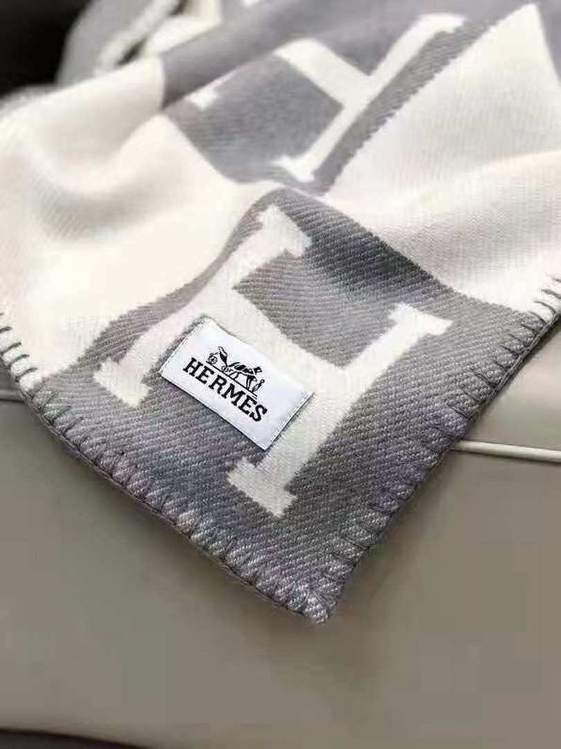 Hermes H102668 Avalon Rocabar Cashmere Blanket 299232 Beige and Gray