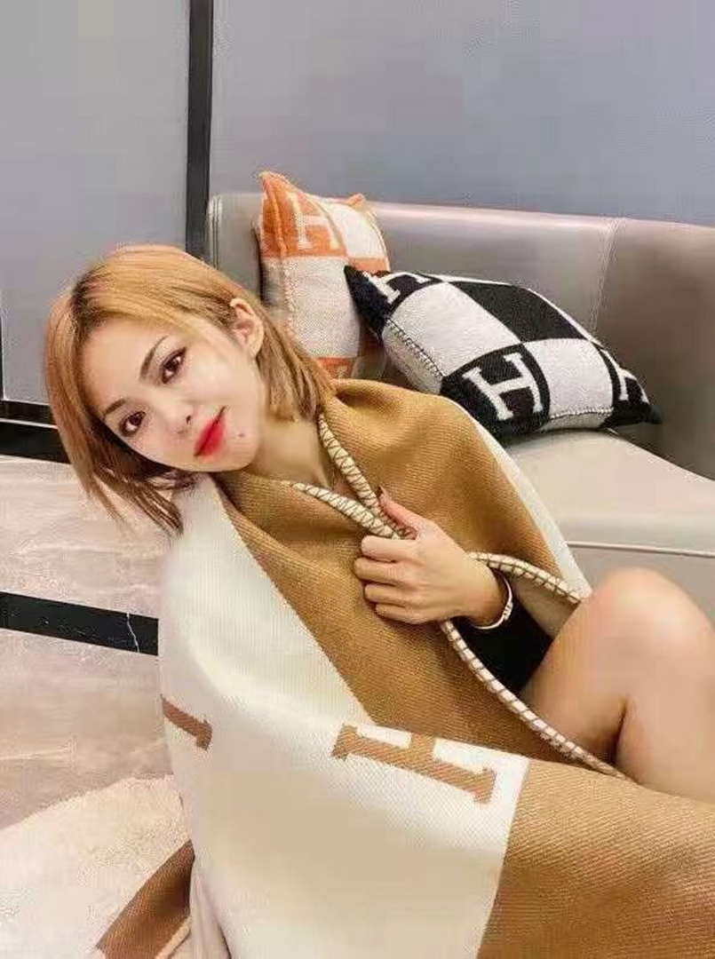 Hermes H102668 Avalon Rocabar Cashmere Blanket 299234 Beige and Brown