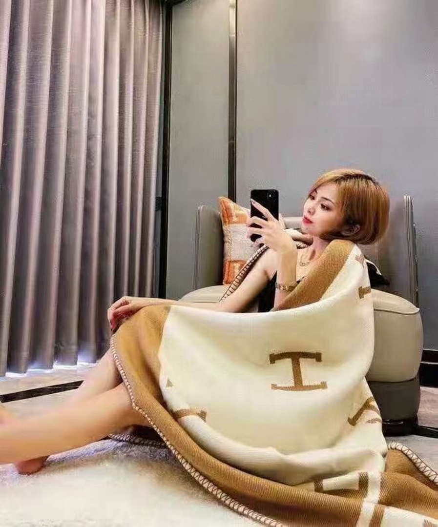Hermes H102668 Avalon Rocabar Cashmere Blanket 299234 Beige and Brown