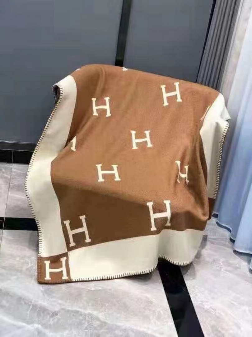 Hermes H102668 Avalon Rocabar Cashmere Blanket 299234 Beige and Brown