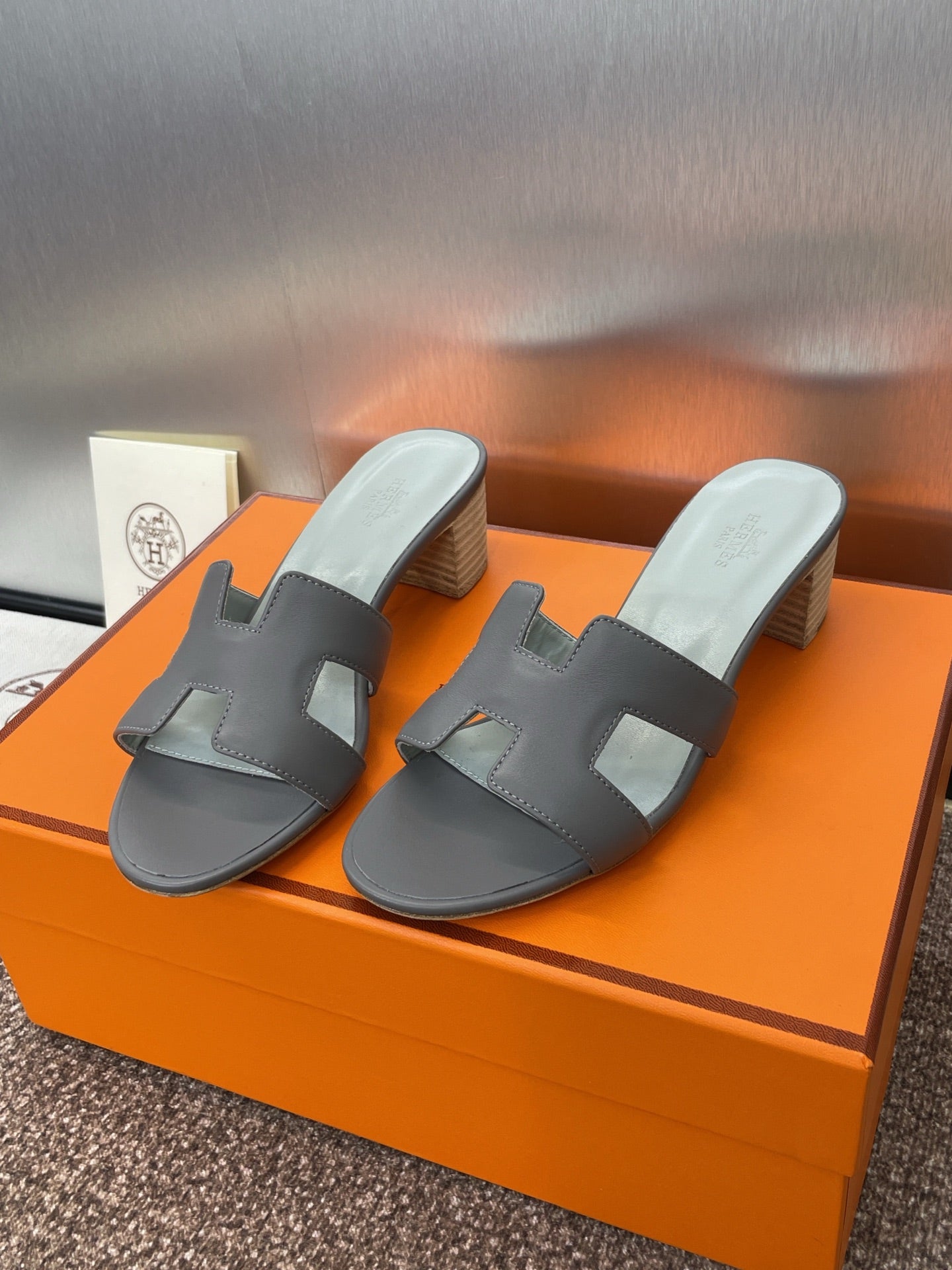Hermes H141146Zv5K360 Women Oasis sandal smooth Calfskin H33683