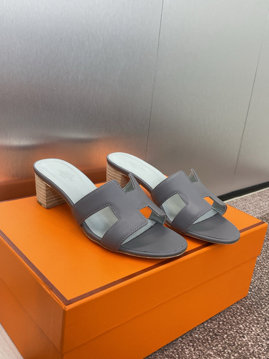 Hermes H141146Zv5K360 Women Oasis sandal smooth Calfskin H33683