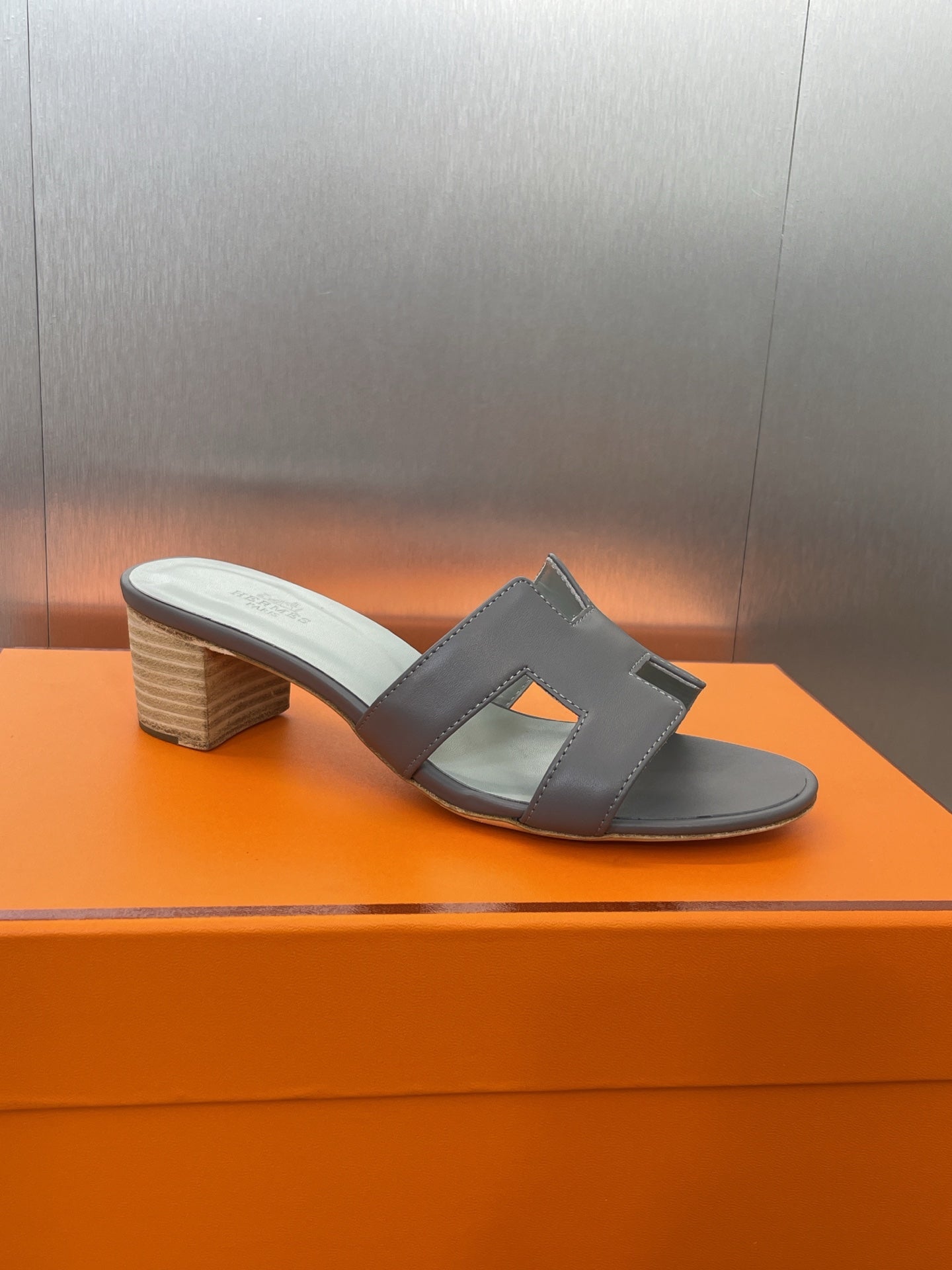 Hermes H141146Zv5K360 Women Oasis sandal smooth Calfskin H33683