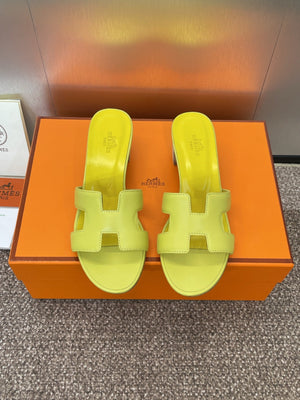 Hermes H141146Zv5K360 Women Oasis sandal smooth Calfskin H33684 - Euro 34=US 3 - View 1