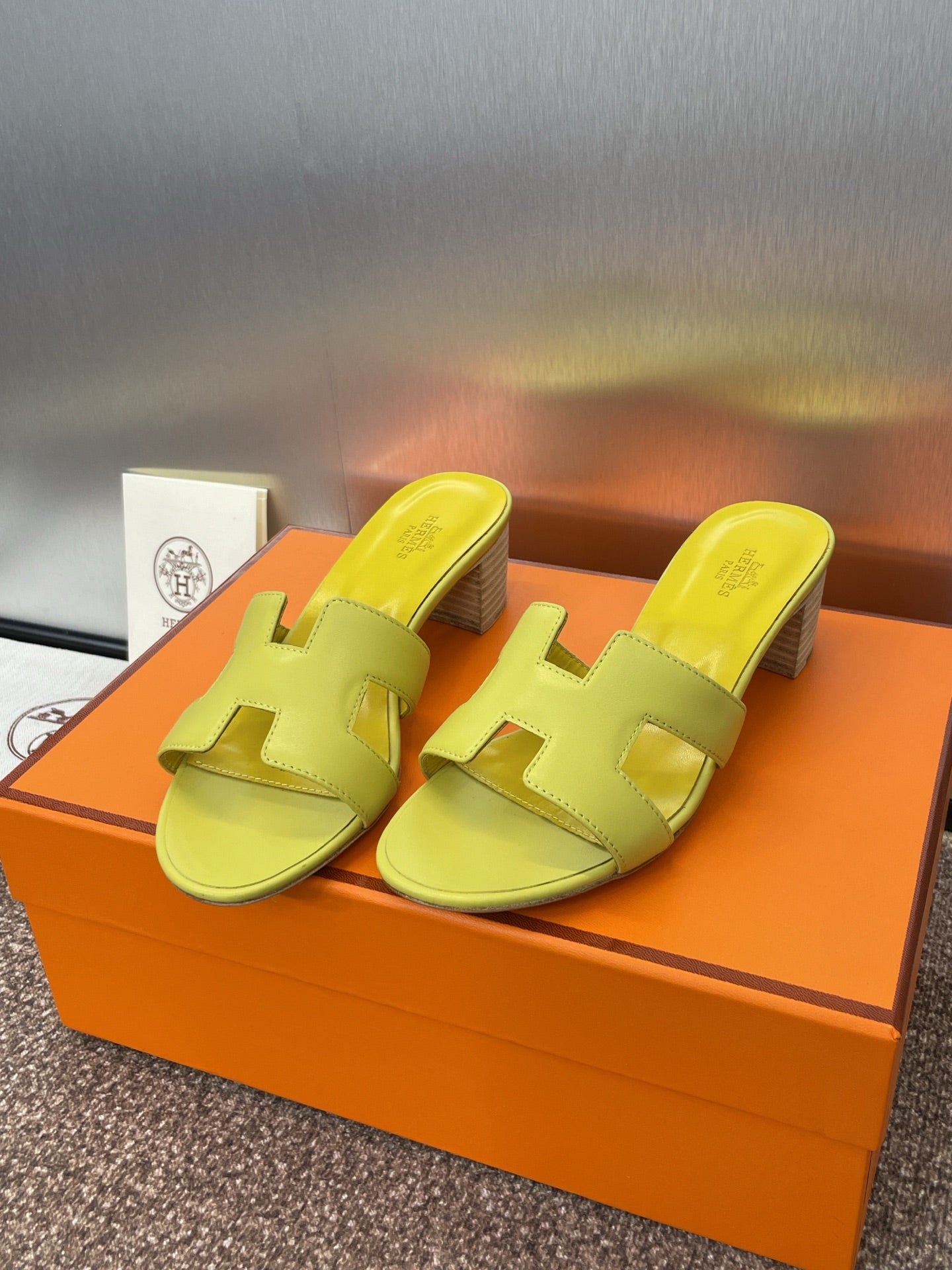 Hermes H141146Zv5K360 Women Oasis sandal smooth Calfskin H33684