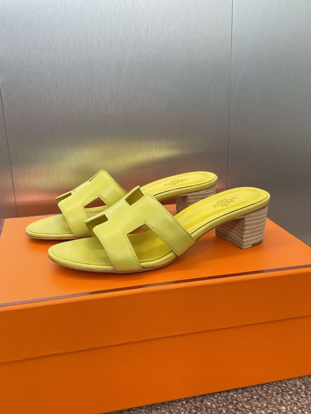 Hermes H141146Zv5K360 Women Oasis sandal smooth Calfskin H33684