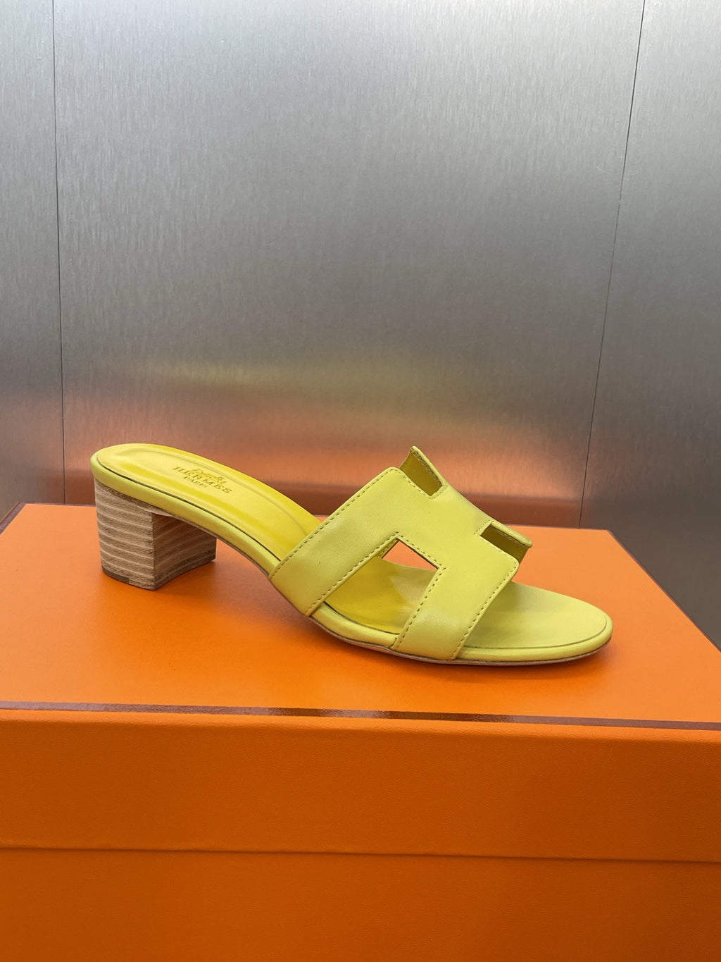 Hermes H141146Zv5K360 Women Oasis sandal smooth Calfskin H33684