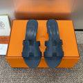Hermes H141146Zv5K360 Women Oasis sandal smooth Calfskin H33687 - Euro 34=US 3 - View 1