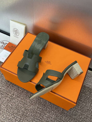 Hermes H141146Zv5K360 Women Oasis sandal smooth Calfskin H33688 - Euro 34=US 3 - View 4