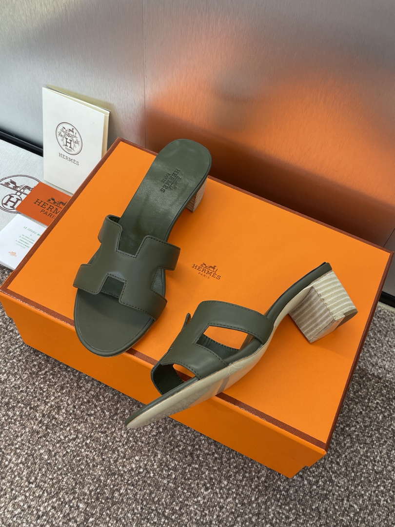 Hermes H141146Zv5K360 Women Oasis sandal smooth Calfskin H33688