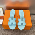 Hermes H141146Zv5K360 Women Oasis sandal smooth Calfskin H33690 - Euro 34=US 3 - View 1