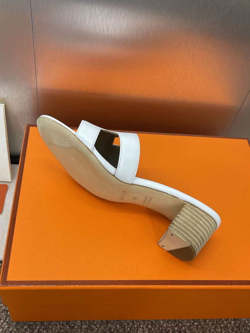 Hermes H141146Zv5K360 Women Oasis sandal smooth Calfskin H33692