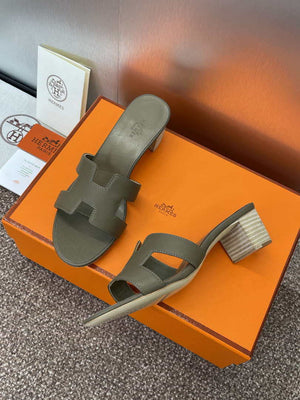 Hermes H151215ZvGT360 Women Oasis sandal H33670 - Euro 34=US 3 - View 4