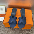 Hermes H151215ZvGT360 Women Oasis sandal H33671 - Euro 34=US 3 - View 1