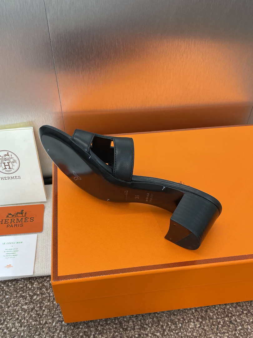 Hermes H141146Zv5K360 Women Oasis sandal smooth Calfskin H33673