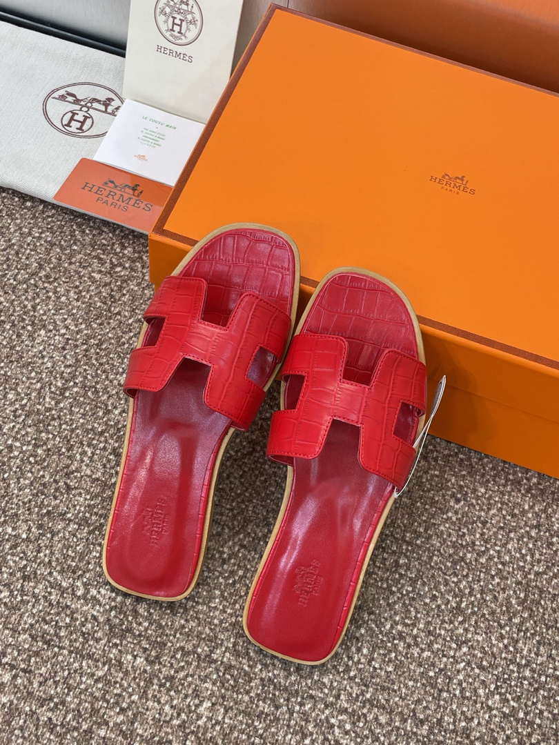 Hermes H202230Zv5K360 Women Crocodile calfskin Oran Sandal H33643