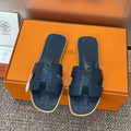Hermes H202230Zv5K360 Women Crocodile calfskin Oran Sandal H33645 - Euro 34=US 3 - View 1
