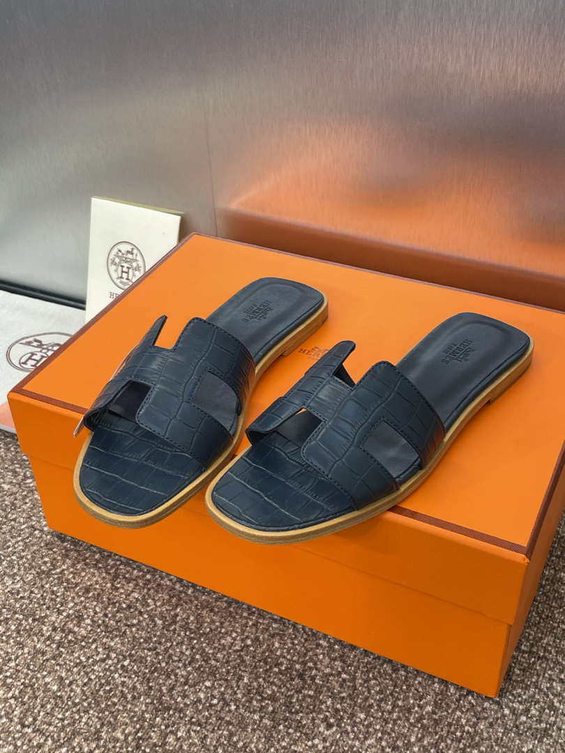 Hermes H202230Zv5K360 Women Crocodile calfskin Oran Sandal H33645