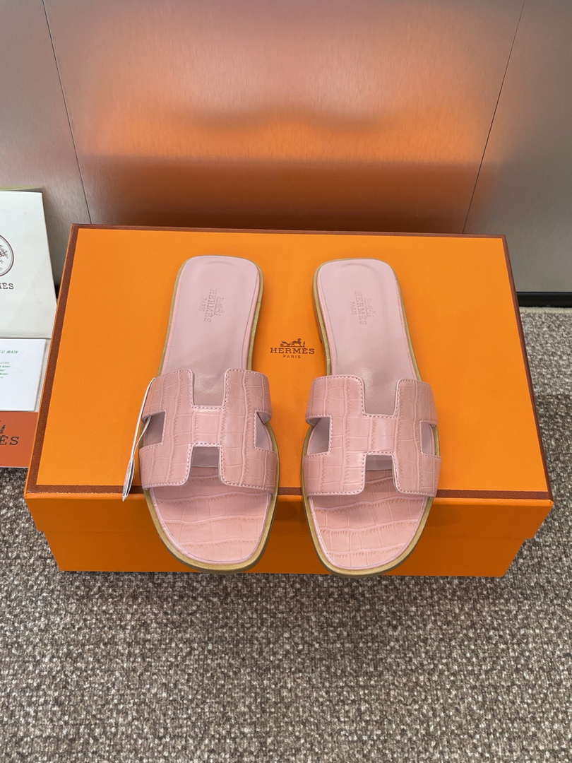Hermes H202230Zv5K360 Women Crocodile calfskin Oran Sandal H33649