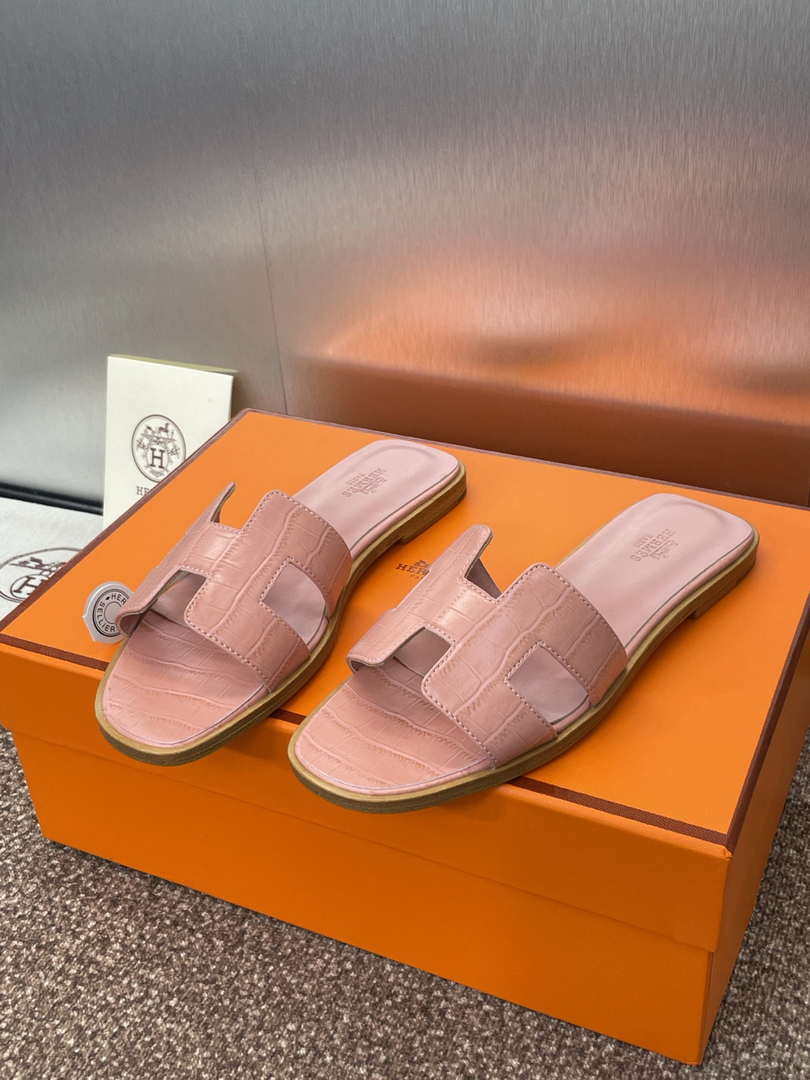 Hermes H202230Zv5K360 Women Crocodile calfskin Oran Sandal H33649