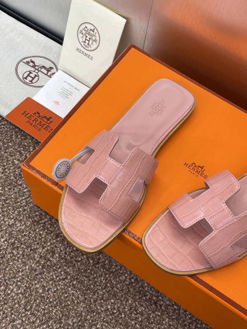 Hermes H202230Zv5K360 Women Crocodile calfskin Oran Sandal H33649