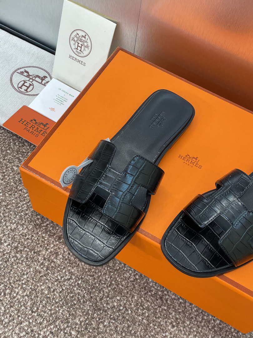 Hermes H202230Zv5K360 Women Crocodile calfskin Oran Sandal H33651