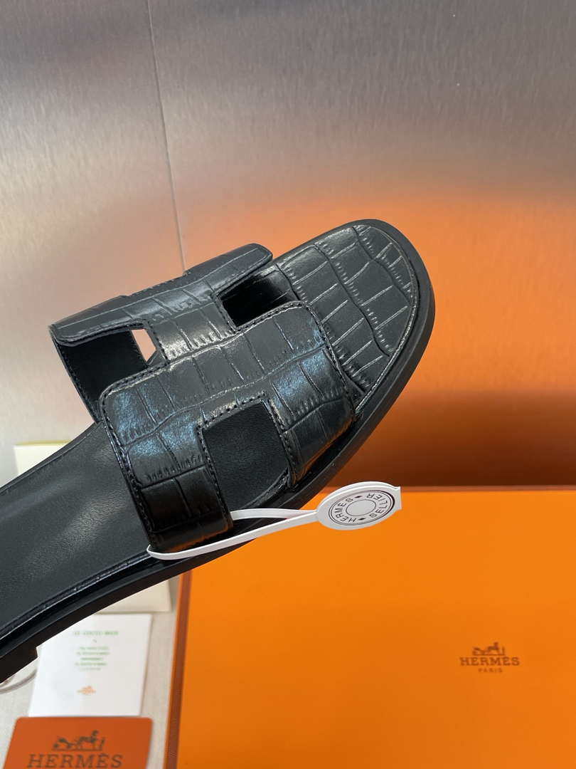 Hermes H202230Zv5K360 Women Crocodile calfskin Oran Sandal H33651