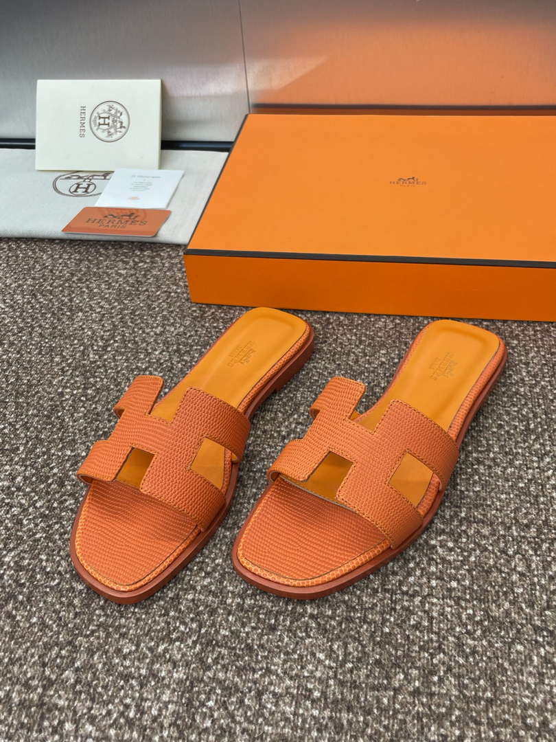 Hermes H202272ZvX3360 Women Lizard-patterned calfskin Oran Sandal H33655