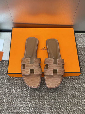 Hermes H202272ZvX3360 Women Lizard-patterned calfskin Oran Sandal H33656 - Euro 34=US 3 - View 1