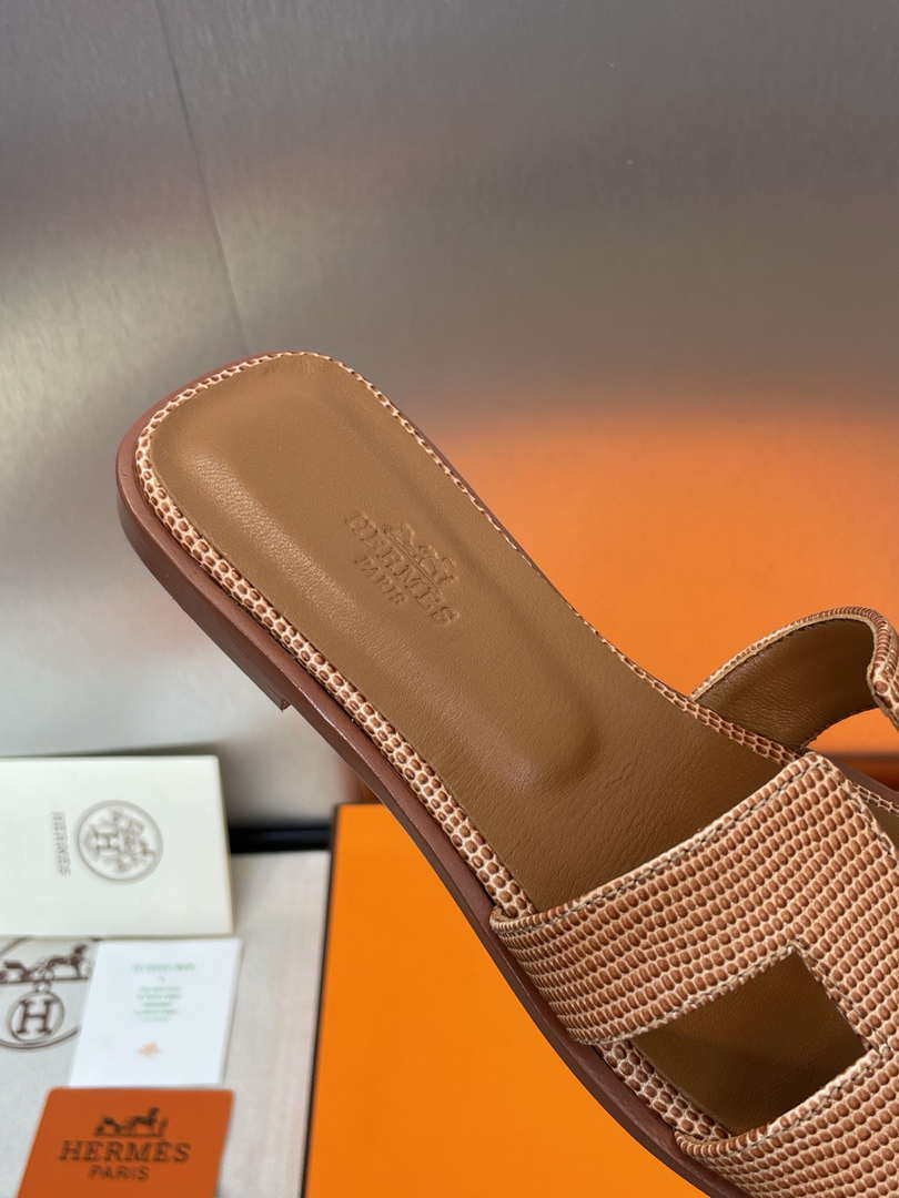 Hermes H202272ZvX3360 Women Lizard-patterned calfskin Oran Sandal H33656