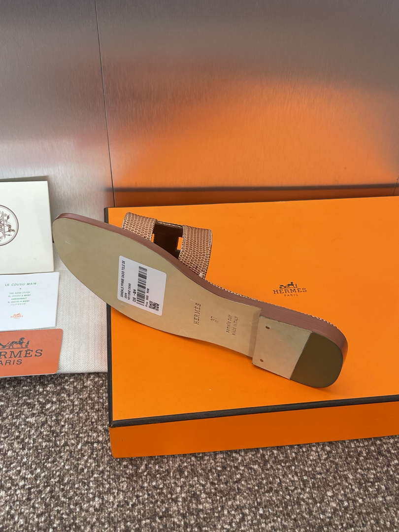 Hermes H202272ZvX3360 Women Lizard-patterned calfskin Oran Sandal H33656