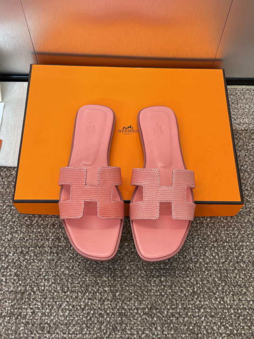 Hermes H202272ZvX3360 Women Lizard-patterned calfskin Oran Sandal H33657 - Euro 34=US 3 - View 1